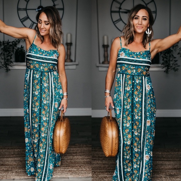 Dresses & Skirts - Green Floral Maxi Dress
